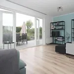 House Sunny Side - 1 Km From The