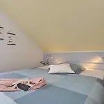 Сasa de vacaciones House Sunny Side - 1 Km From The