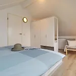House Sunny Side - 1 Km From The