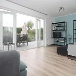 House Sunny Side - 1 Km From The
