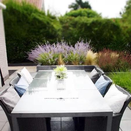 House Sunny Side - 1 Km From The *