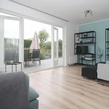 House Sunny Side - 1 Km From The