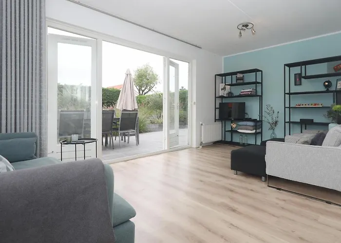 House Sunny Side - 1 Km From The