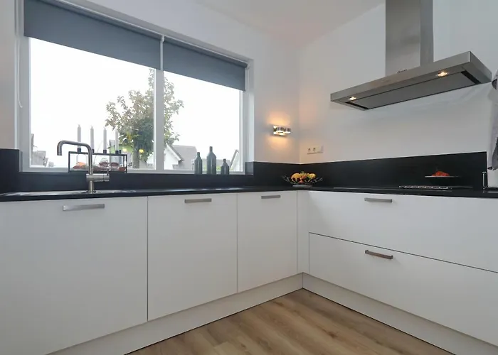 Feriehus House Sunny Side - 1 Km From The