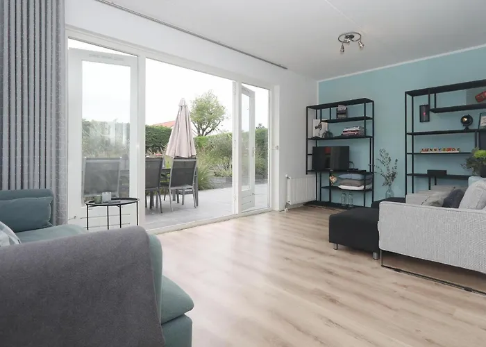 House Sunny Side - 1 Km From The